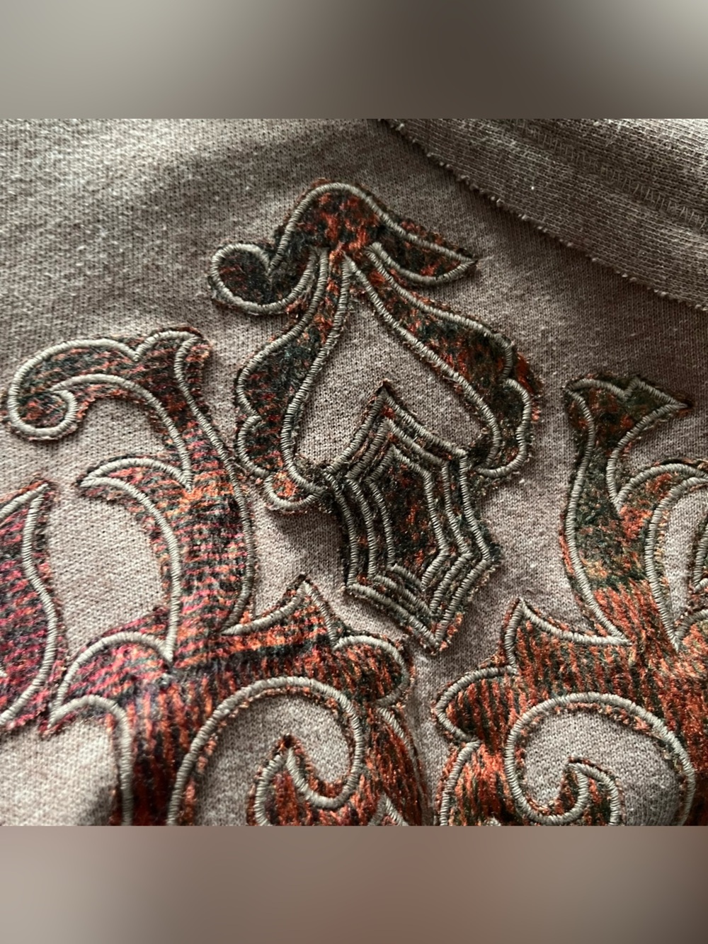 Soft Surroundings Taupe Mauve Burgundy Distressed Velvet Appliqué Cozy Top XL - Picture 9 of 10